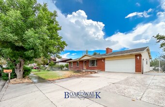 Building Photo - 2106 Western Charm Dr