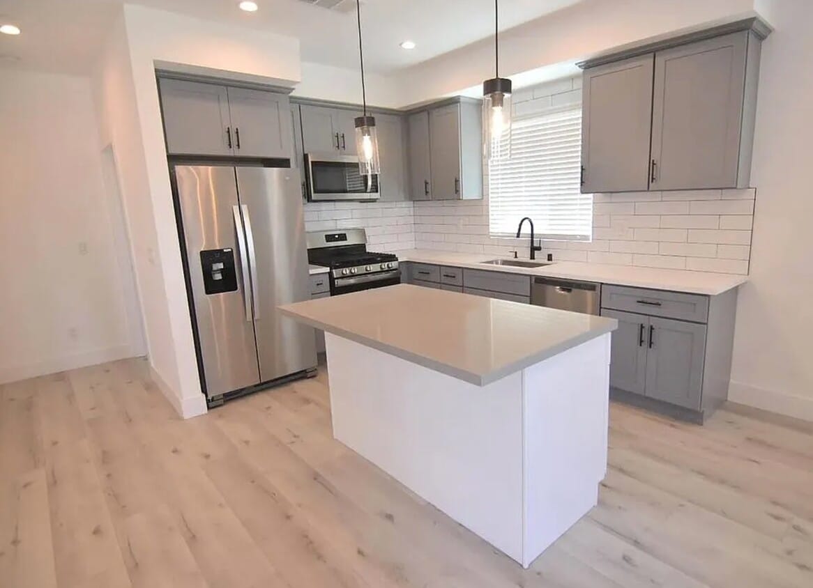 Primary Photo - 1178 Leighton Ave