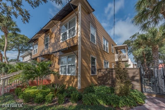 Building Photo - 611 W De Leon St