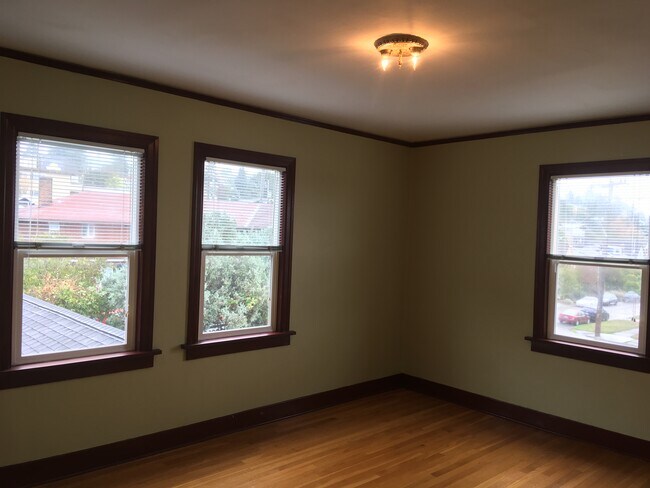 Foto del edificio - 6512 5th Ave NW