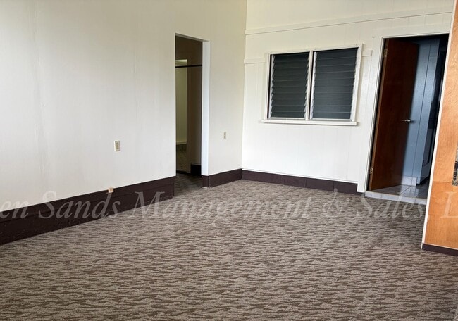 Building Photo - 93 E Kawili St