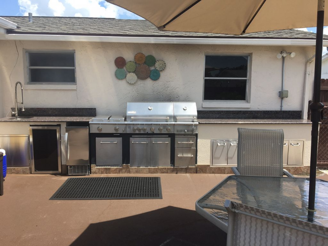 Foto del edificio - 9105 Sterling Ln
