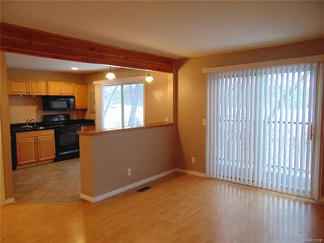 Foto principal - 968 Village Dr