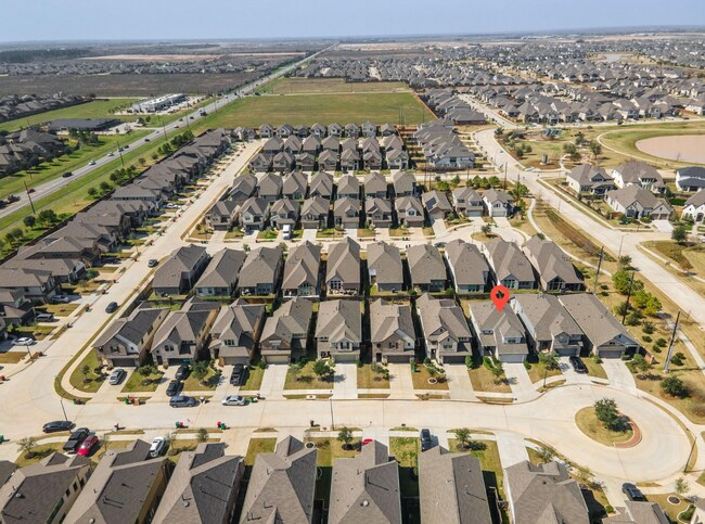 Ubicado en un vecindario planificado de gran prestigio. - 7035 Coneflower Creek Ct