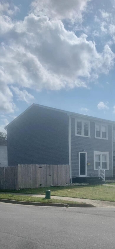 Primary Photo - 3051 Blitz Ct
