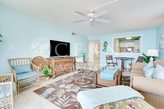 Building Photo - Unfurnished Oceanfront Ormond Beach Condo