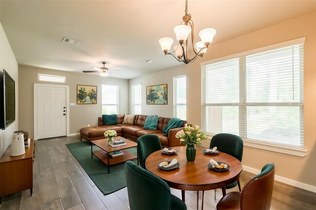 Building Photo - 121 Wickersham