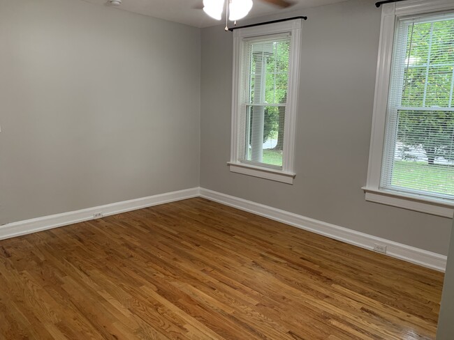 Master bedroom - 5656 Ridge Ave