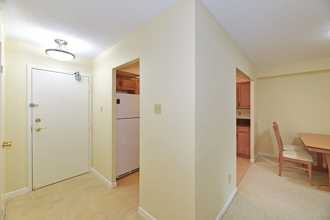 Building Photo - 95 Prince Arthur Ave