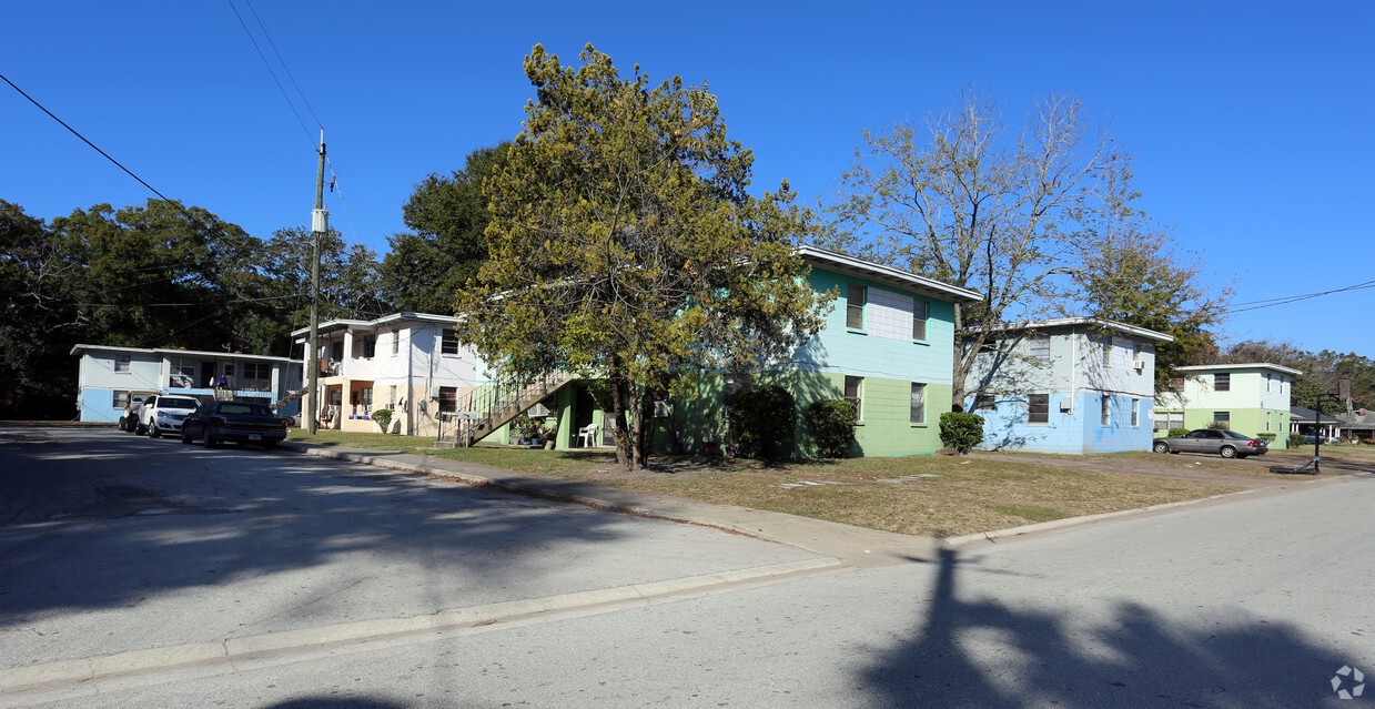 Primary Photo - Palafox Gardens