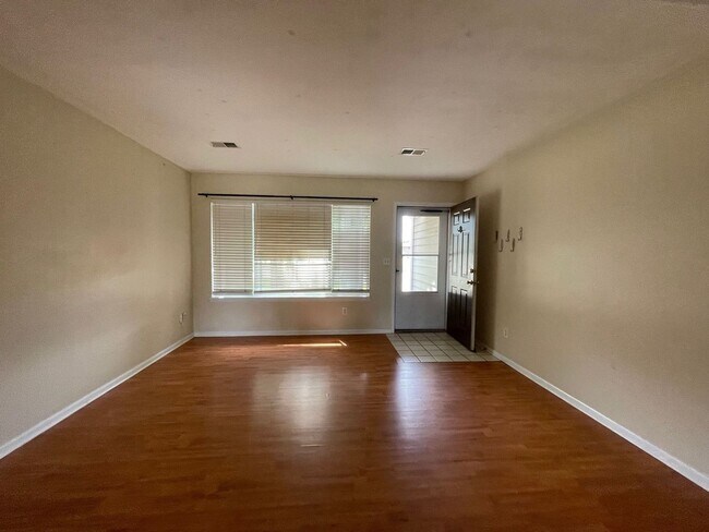 Foto del edificio - Great Townhome in West Fort Collins