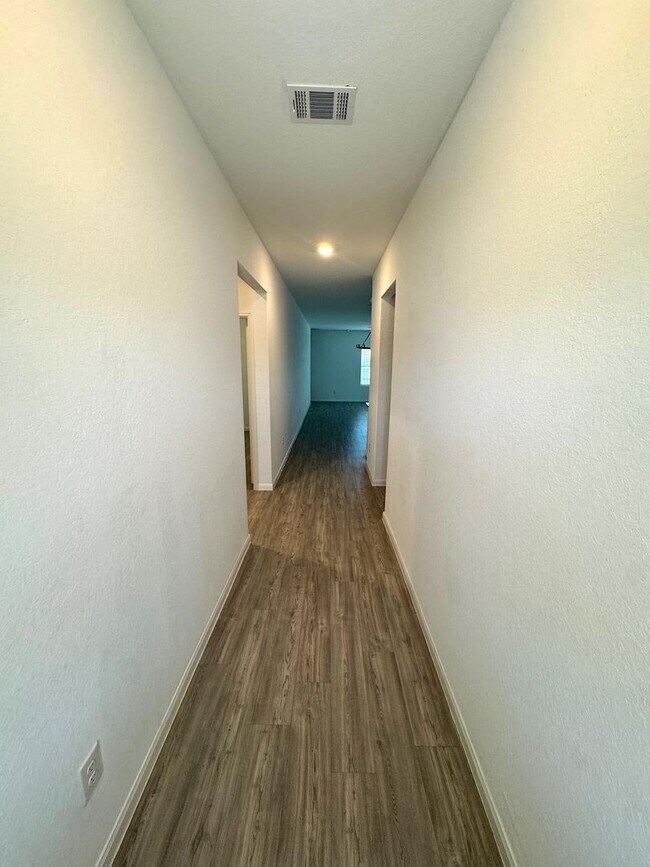 Foto del edificio - Modern & Newly Built 3/2/2 Home in New Bra...