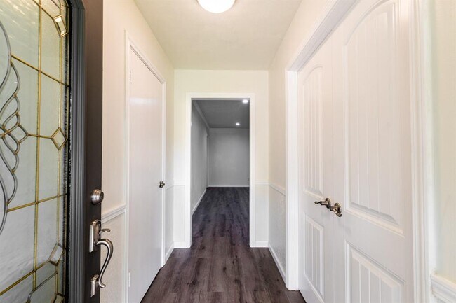 Building Photo - 9646 Springview Ln