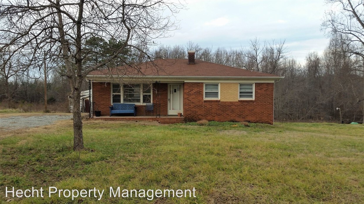 1693 Triangle Cir, Denver, NC 28037 House Rental in Denver, NC