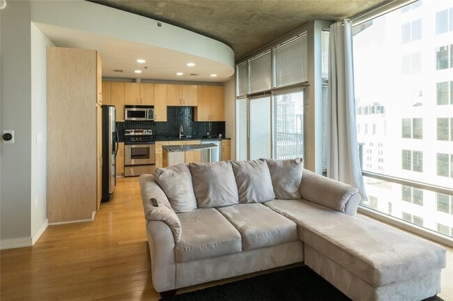 Foto del edificio - 943 Peachtree St NE