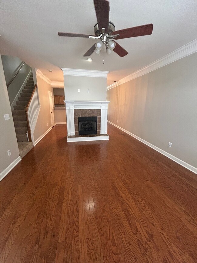 Foto del edificio - Beautiful 2 Bedroom 2.5 Bath Townhouse inn Prime Nashville Location