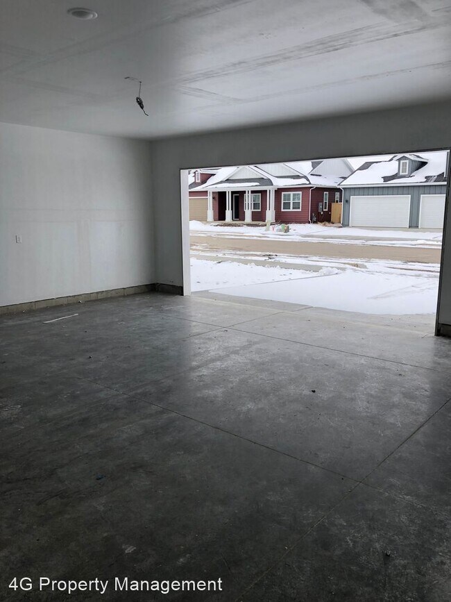Building Photo - 3 br, 2.5 bath House - 1702 Wyatt Earp CT.