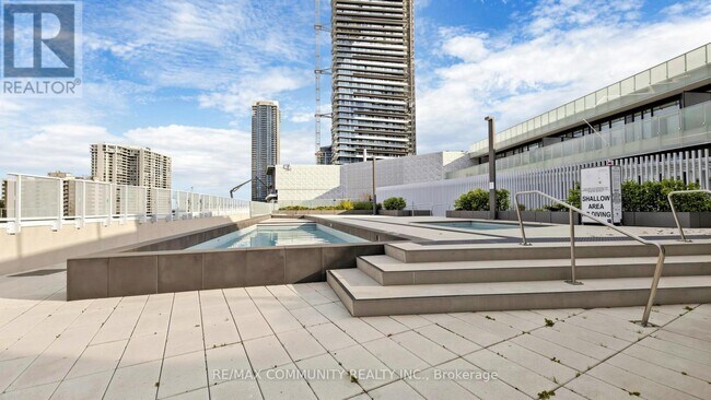 Photo du bâtiment - 3900 Confederation Pkwy