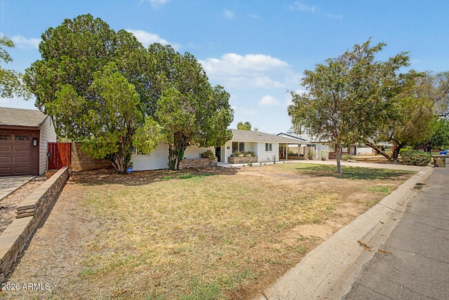 Foto del edificio - 6108 N 11th Ave