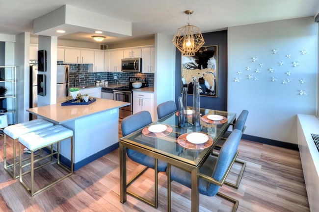 Building Photo - 1127 S Michigan Ave