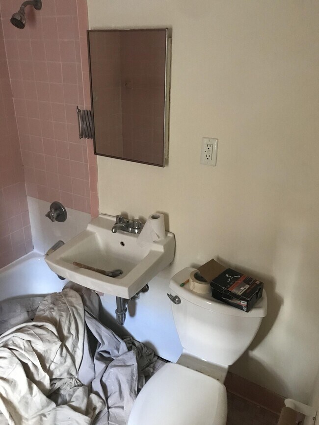 Building Photo - 381 Harvard St