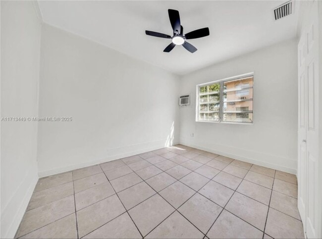 Foto del edificio - 2744 SW 16th Ter