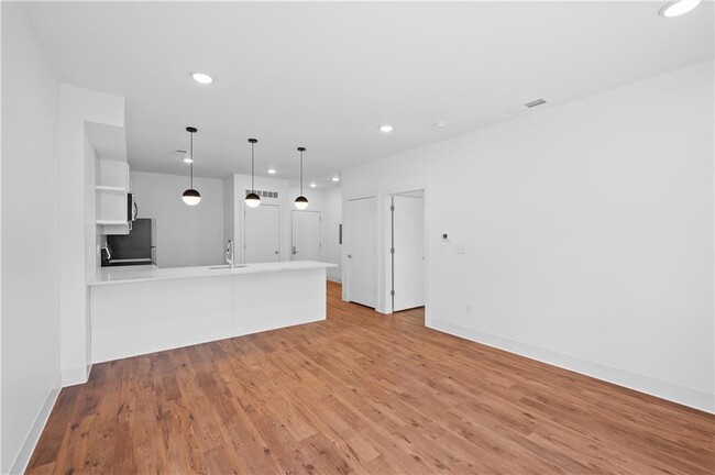 Building Photo - 456 Flat Shoals Ave SE