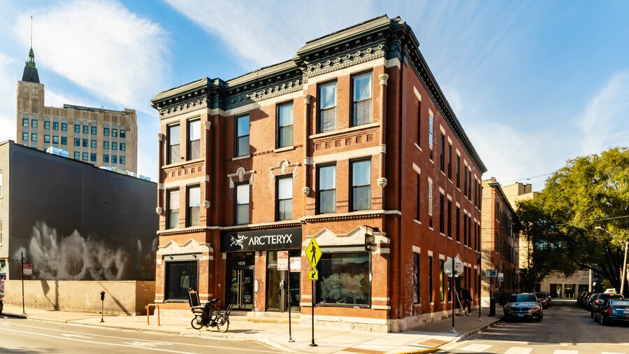 Exterior - 1632 N Damen Ave