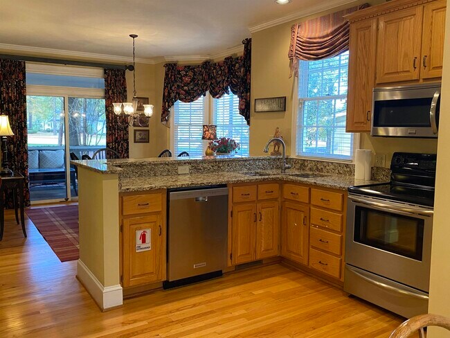 Foto del edificio - 113 7 Oaks Way