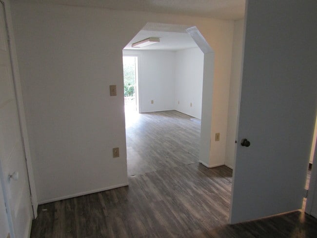 Building Photo - 604 E Sevier Heights