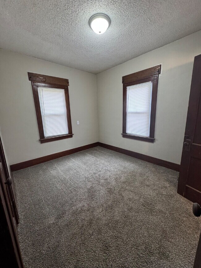 Foto del edificio - "Charming 2-Bedroom Haven in Wichita with ...