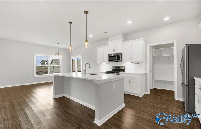 Building Photo - 203 Portrait St