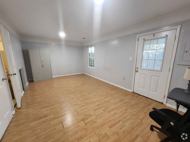 Building Photo - 46704 Sandalwood Square