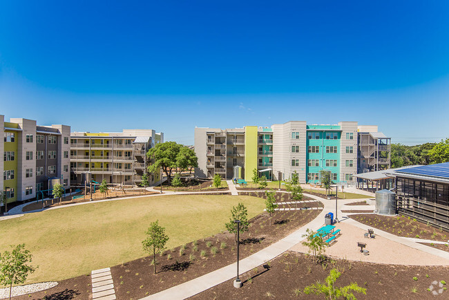 Building Photo - Lakeline Station Apartments