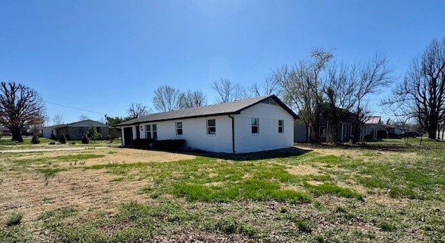 Building Photo - 1208 W Lazy L St