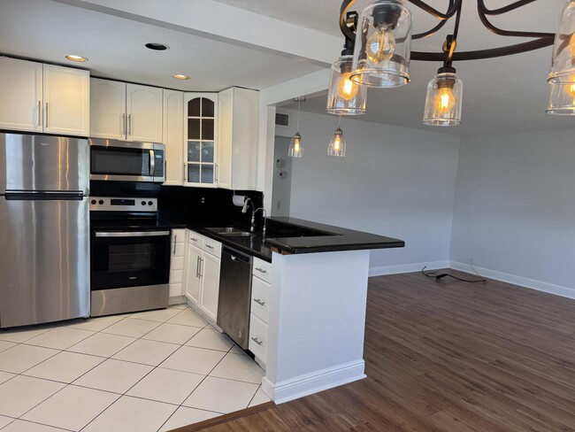 Building Photo - 457 Brittany Dr
