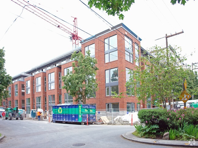 Building Photo - Brix
