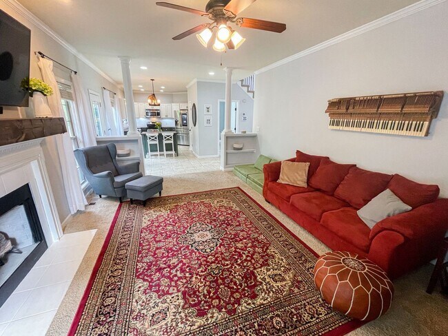 Foto del edificio - Beautiful 4 bedroom Near Post!