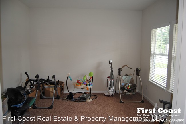 Foto del edificio - 527 Auburn Oaks Rd E