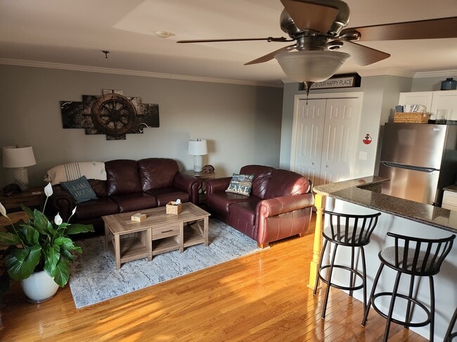 Building Photo - 131 Lake St