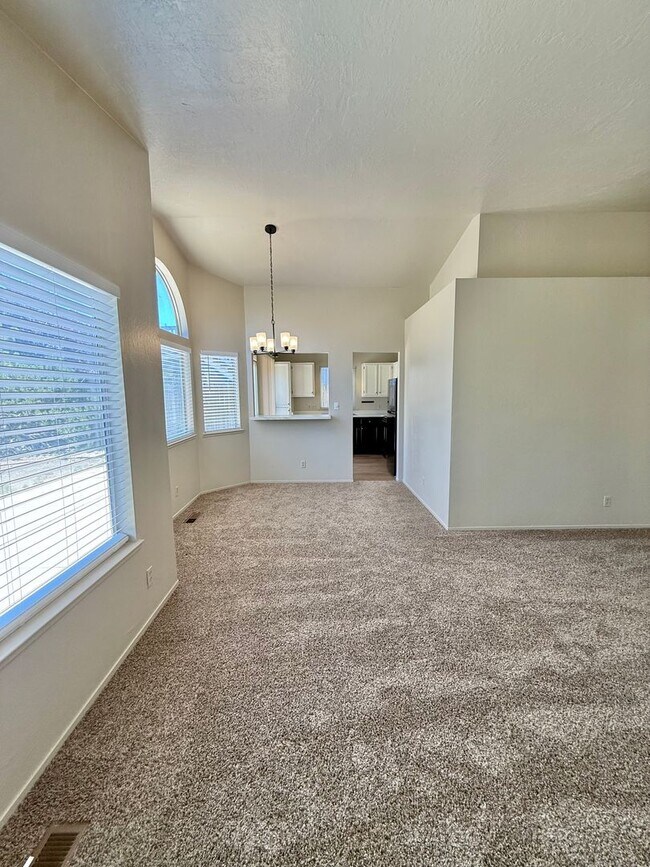 Building Photo - 6178 Chesterfield Ln