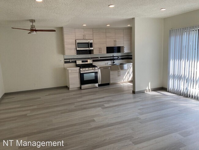 Foto del edificio - 2 br, 1 bath Apartment - 3317 Keystone Ave...