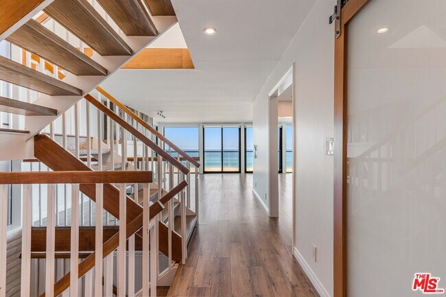 Foto del edificio - 2308 The Strand