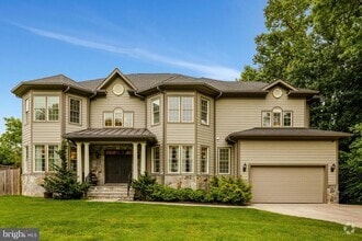 Building Photo - 829 Golden Arrow St