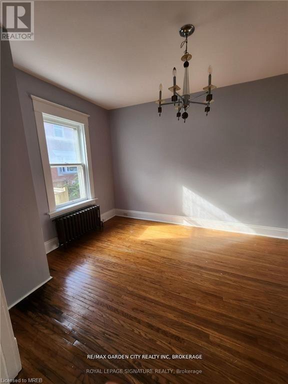 Building Photo - 323 Queenston St