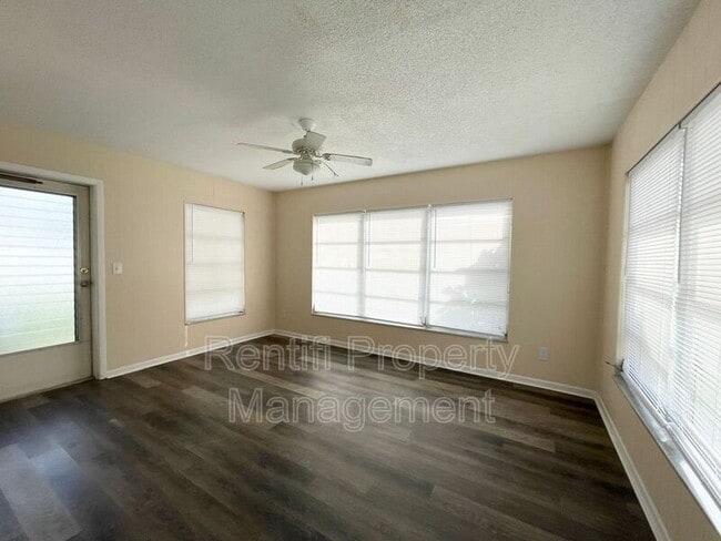 Building Photo - 335 Beachwood Rd