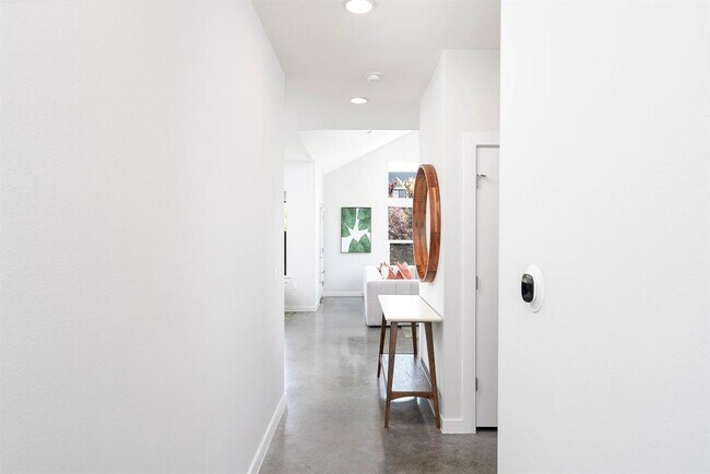 Foto del edificio - 301 W Stassney Ln