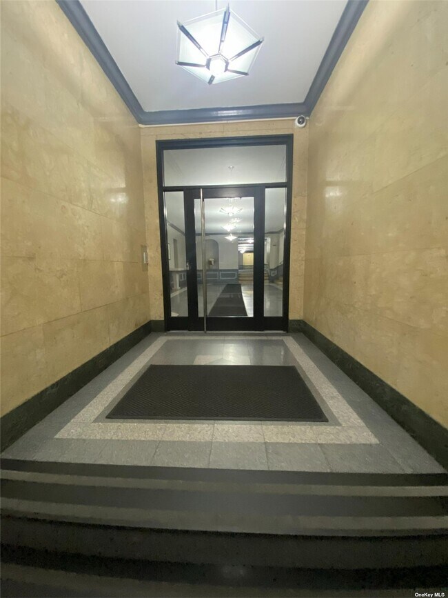Foto del edificio - 110-31 73rd Rd