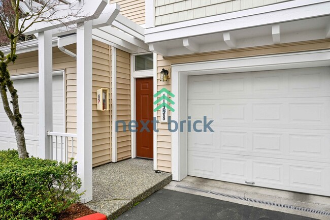 Building Photo - Beautifully updated 2-bedroom townhome in ...