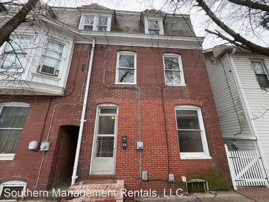 Primary Photo - 2 br, 1 bath House - 20 N. Main St.